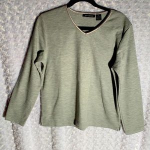Light weight soft knit long sleeve sweater